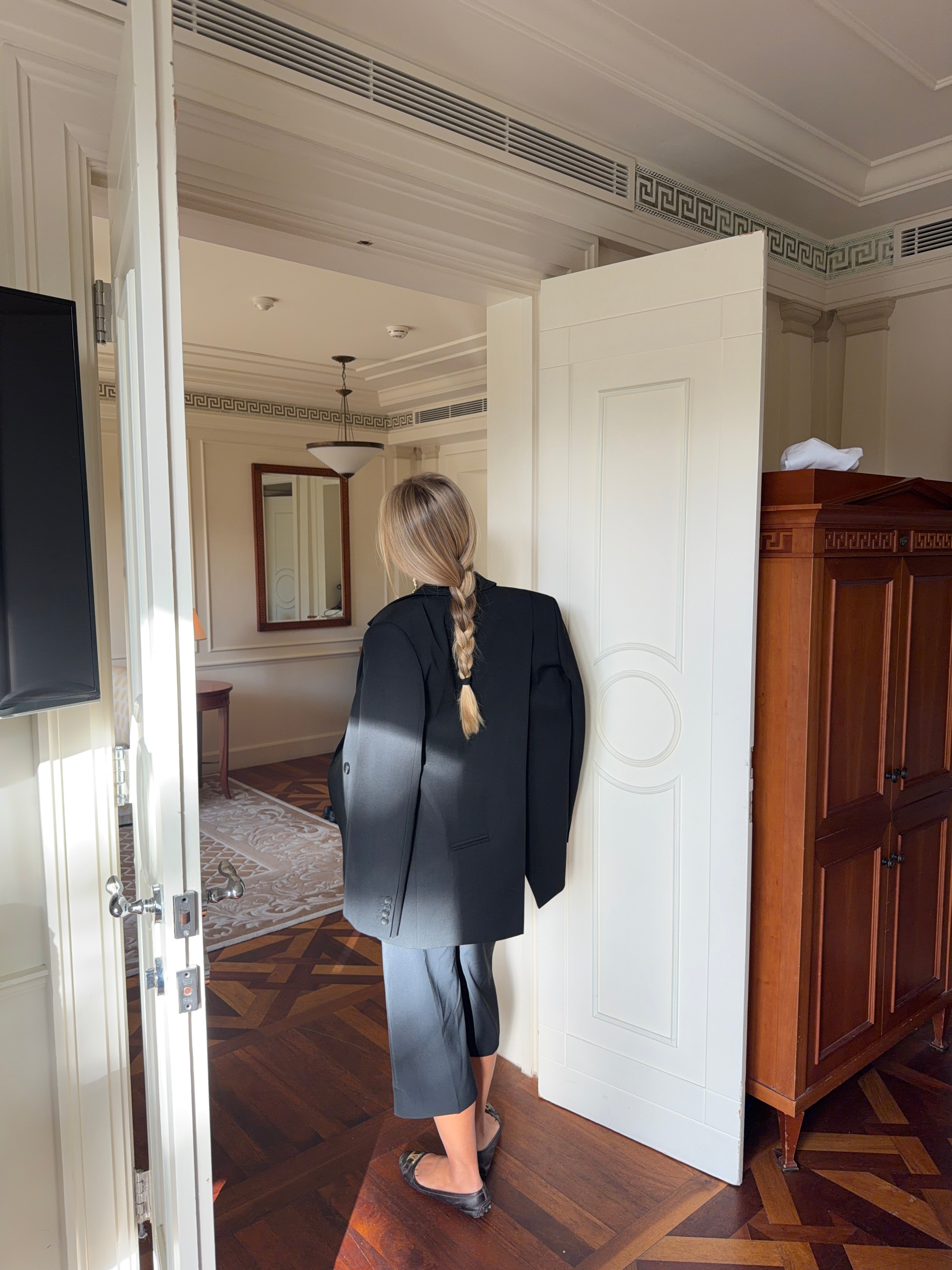 Oversized Back Slit Blazer Black